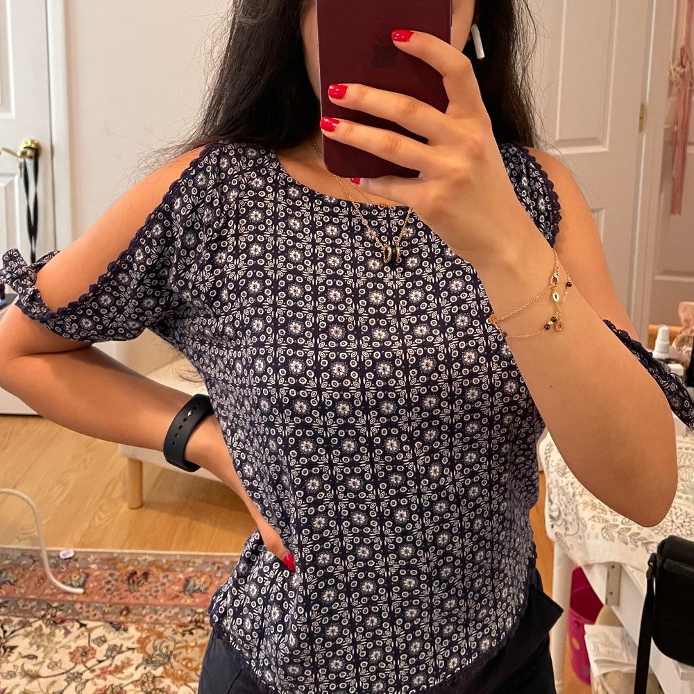Floral Top with Tied Sleeves/Sleeve Cut Out